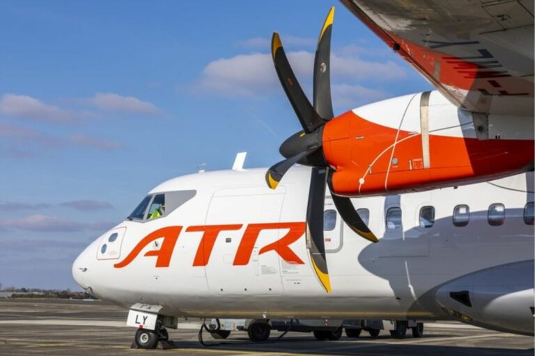 Avião ATR